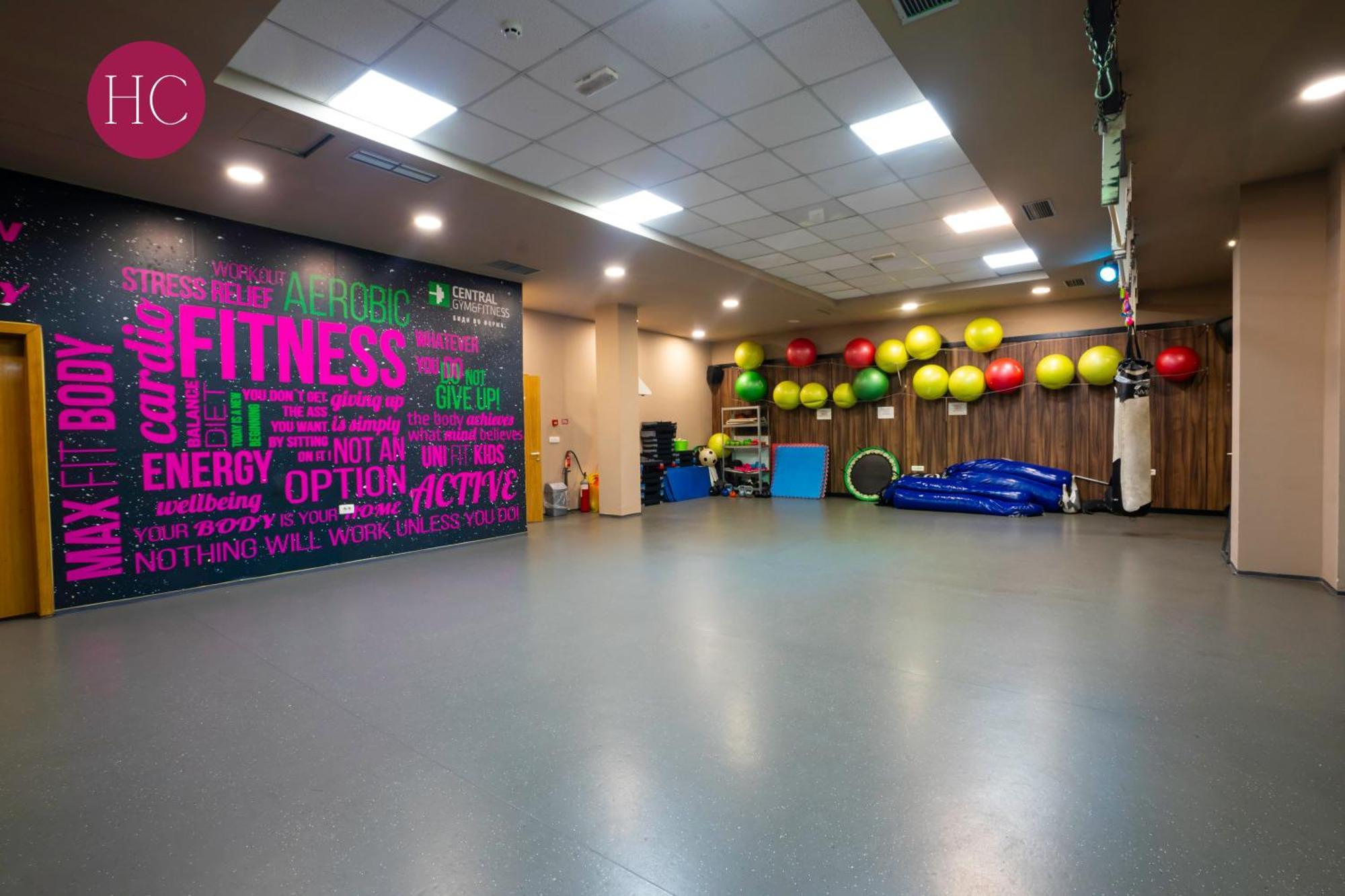 Central Hotel, Fitness And Spa Vinica Kültér fotó