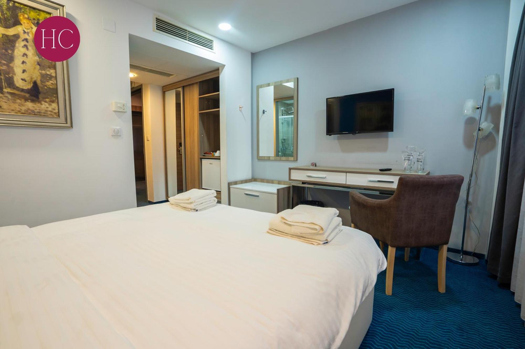 Central Hotel, Fitness And Spa Vinica Kültér fotó