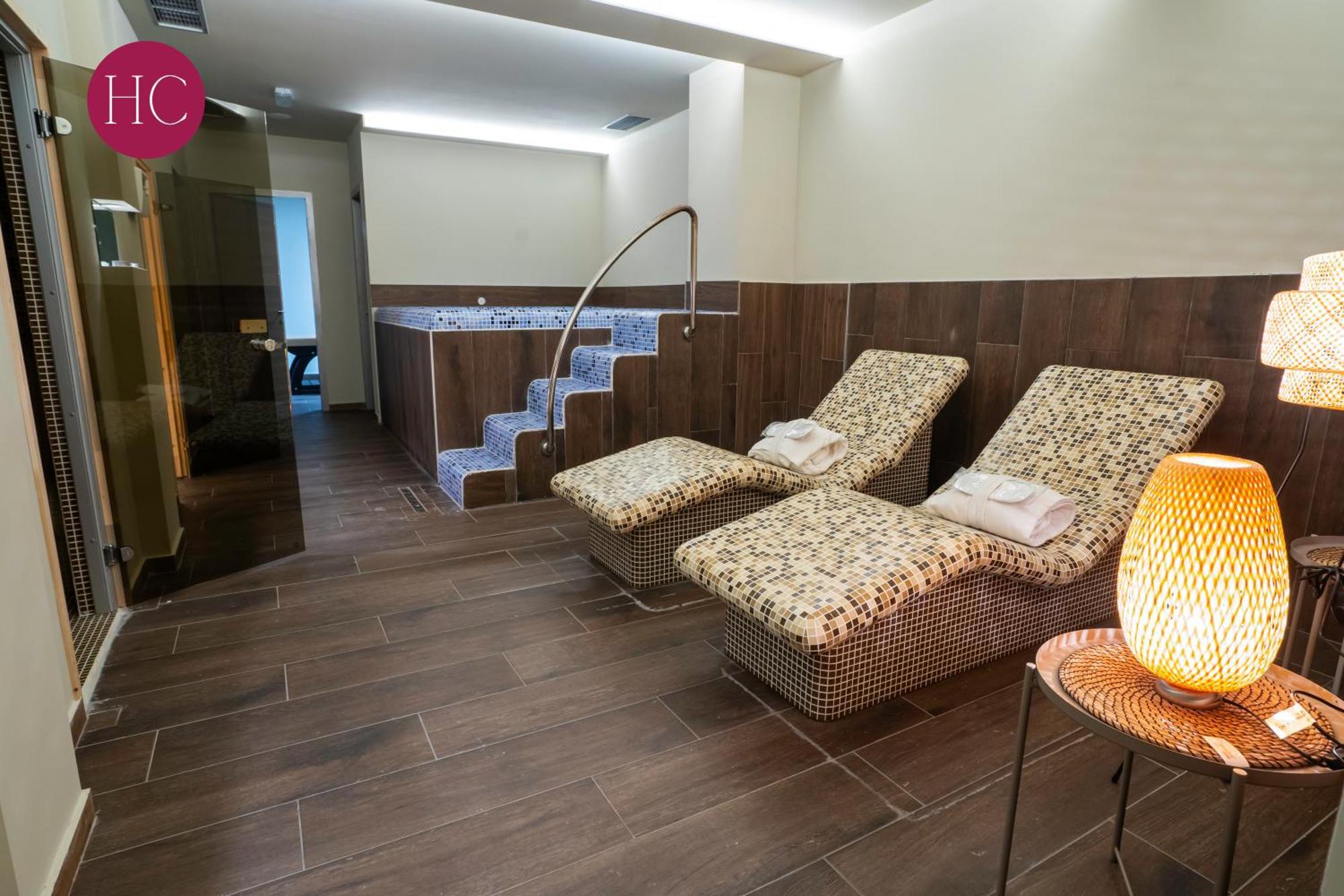 Central Hotel, Fitness And Spa Vinica Kültér fotó