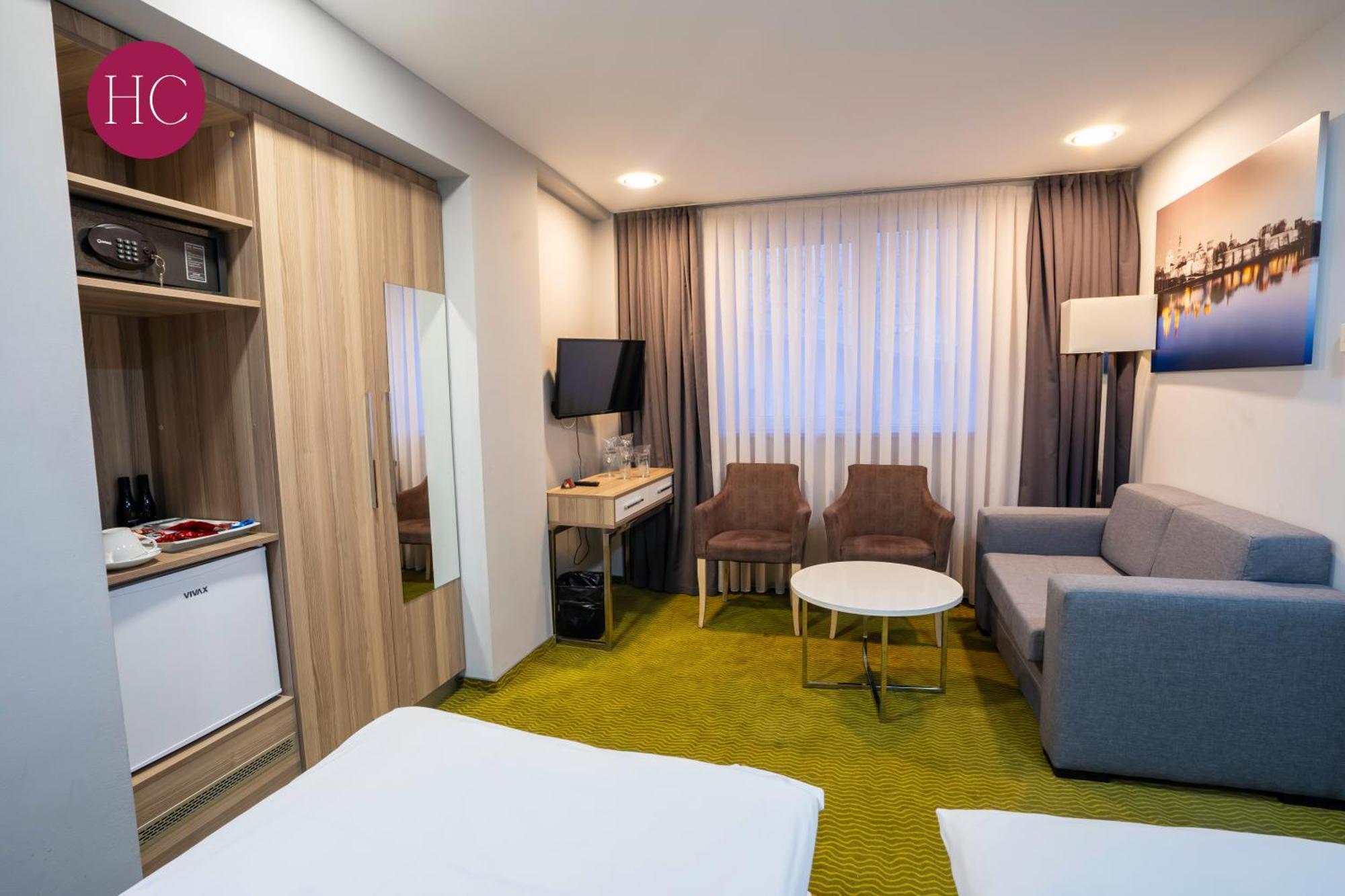Central Hotel, Fitness And Spa Vinica Kültér fotó