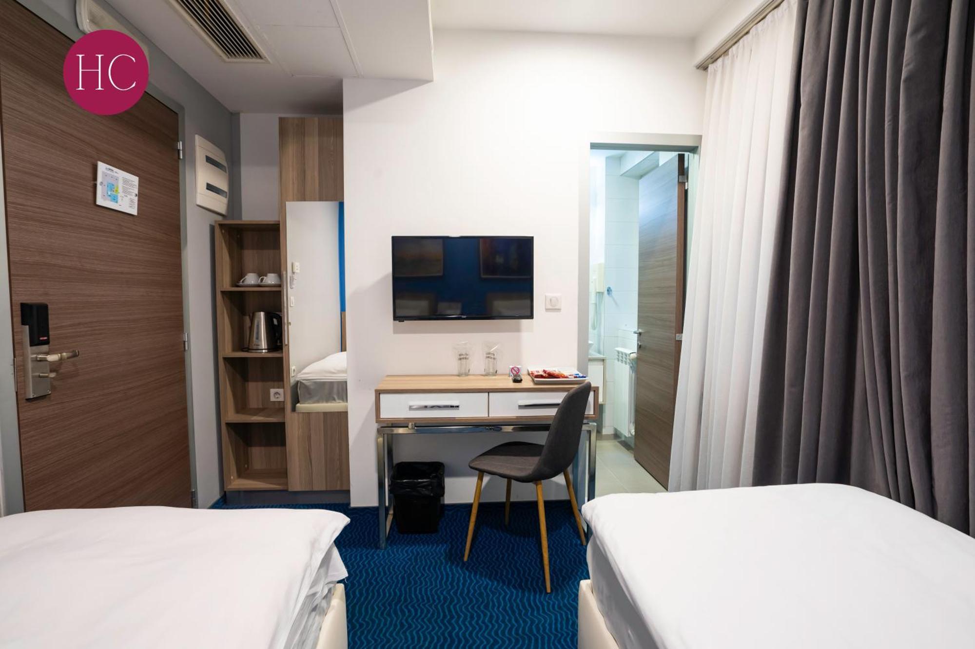 Central Hotel, Fitness And Spa Vinica Kültér fotó