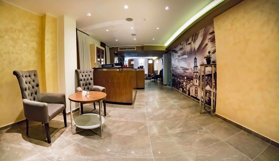 Central Hotel, Fitness And Spa Vinica Kültér fotó